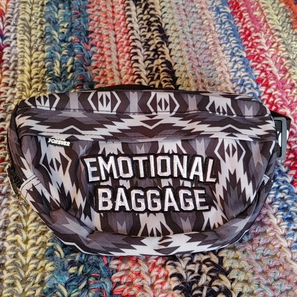 🌻EMOTIONAL BAGGAGE BLACK ANF WHITE BELT BAG